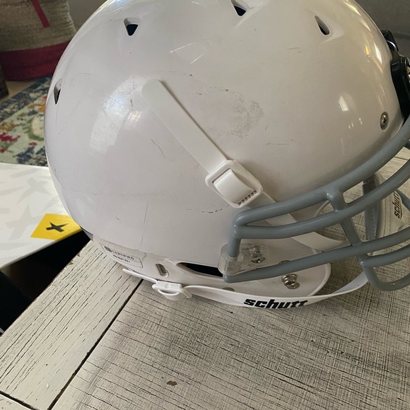 Schutt Recruit R3+ - Picture 2 of 5